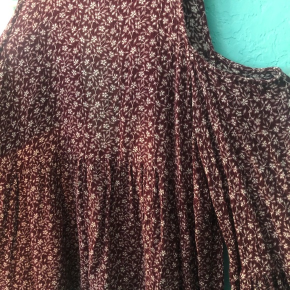 American Eagle Brand: Cold Shouldered Blouse - Picture 3 of 4